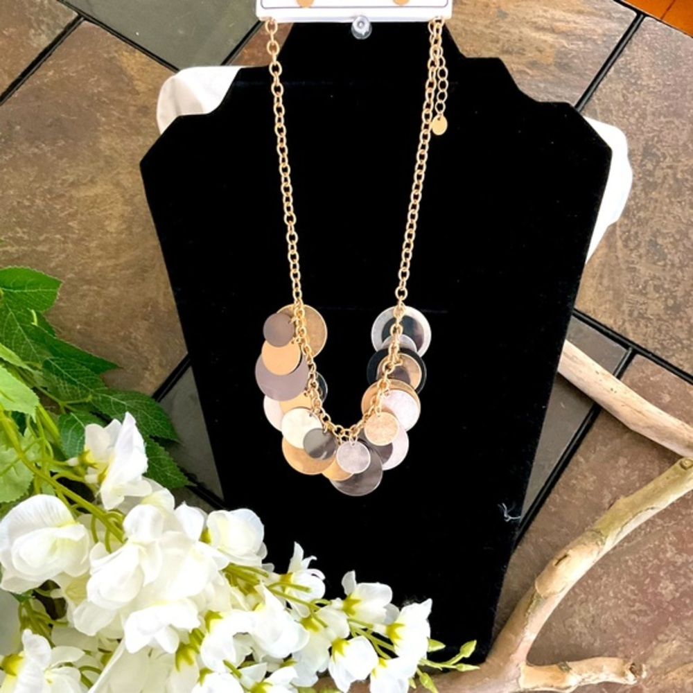 4 tone necklace